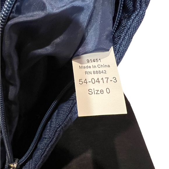 Blue Quilted Bag Outer/Inner Zipped Pockets Slip Pockets Cell etc Adjust Strap - Picture 10 of 11